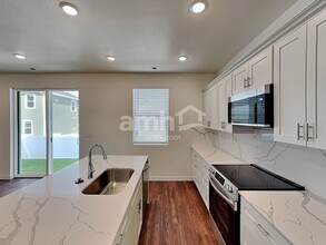 8959 S John Annie Ln in West Jordan, UT - Building Photo - Building Photo