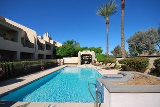 3845 E Greenway Rd-Unit -230 in Phoenix, AZ - Building Photo - Building Photo