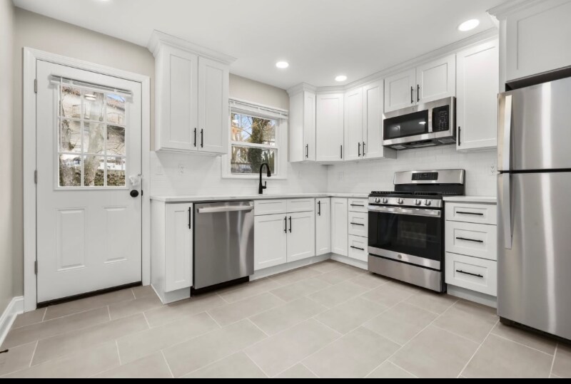 269 Fisher Ave in White Plains, NY - Building Photo