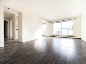 Marguerite Manor in Edmonton, AB - Building Photo - Building Photo