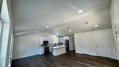 1922 Parsley Ave in Pascagoula, MS - Building Photo - Building Photo