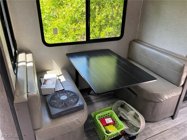 380 Mahogany Ct in La Belle, FL - Building Photo - Building Photo