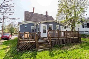 5 Academy St in Dover, NH - Building Photo