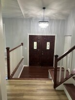 160 Camelot Way in Bolingbrook, IL - Building Photo