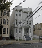 112 Neptune Ave in Jersey City, NJ - Building Photo