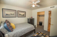 Pomona West Student Apartments photo'