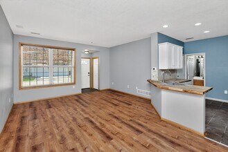 3921 NE Gardenia Ln in Ankeny, IA - Building Photo - Building Photo