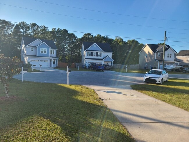 525 Everett Glades in Sneads Ferry, NC - Building Photo - Building Photo