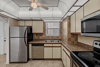 719 Lori Dr in Palm Springs, FL - Building Photo - Building Photo