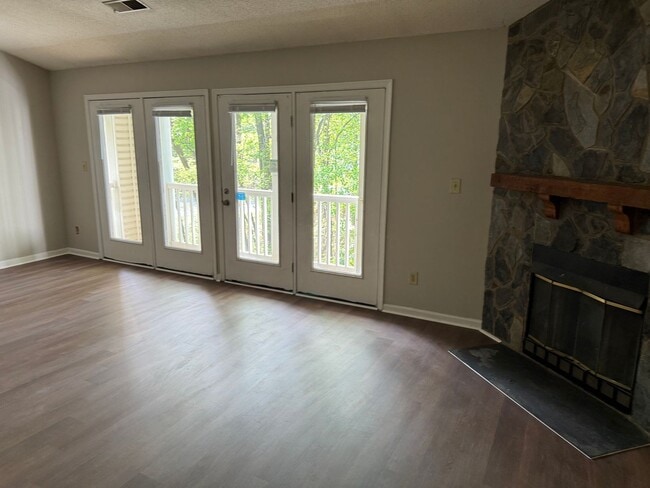 2332 W Vandalia Rd in Greensboro, NC - Building Photo - Building Photo