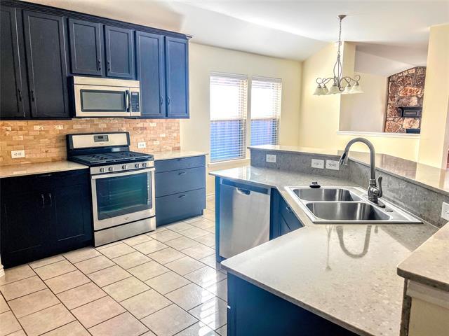 1616 Bluebird Dr in Little Elm, TX - Foto de edificio - Building Photo