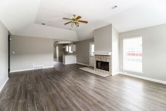 4550 Cedargreen Cove in Memphis, TN - Foto de edificio - Building Photo