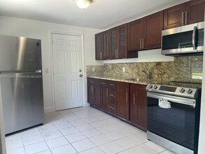 5800 Taylor St in Hollywood, FL - Building Photo - Building Photo