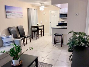 615 NW 18th St, Unit 1 in Fort Lauderdale, FL - Foto de edificio - Building Photo