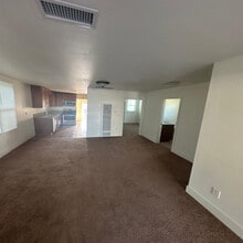 730 S 46th St in San Diego, CA - Foto de edificio - Building Photo