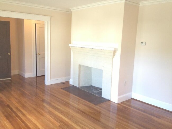289 Foster St, Unit 1