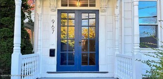 967 Columbia St in Hudson, NY - Building Photo