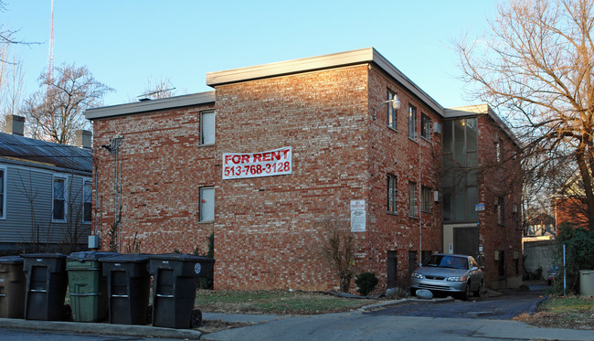 2634 Stanton Ave in Cincinnati, OH - Foto de edificio - Building Photo