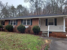 925 Ely Rd in Chattanooga, TN - Building Photo