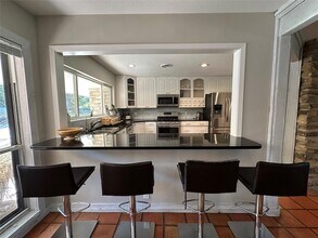 400 Juniper Rd in West Lake Hills, TX - Building Photo - Building Photo