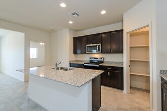 824 Calle Falerno in Sahuarita, AZ - Building Photo - Building Photo