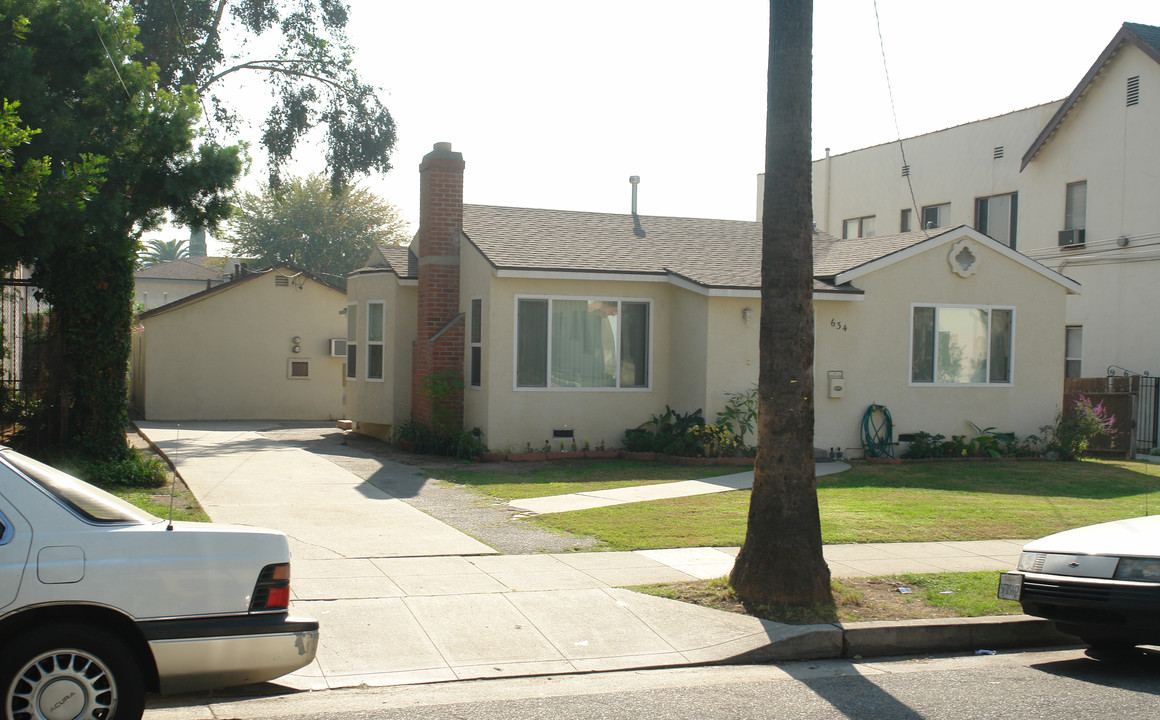 634 Raleigh St in Glendale, CA - Building Photo