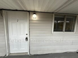 1714 TN-93 in Fall Branch, TN - Building Photo