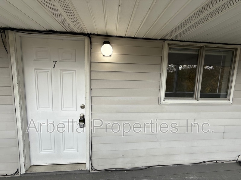 1714 TN-93 in Fall Branch, TN - Building Photo