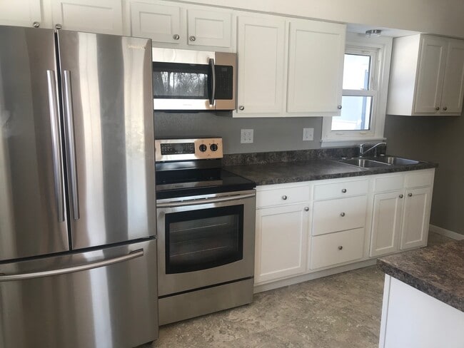 1244 Pershing Dr in Junction City, KS - Building Photo - Building Photo