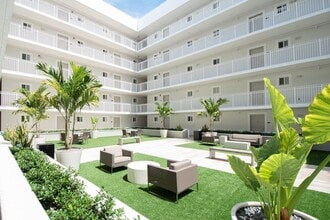 Legacy at Brickell in Miami, FL - Building Photo - Building Photo