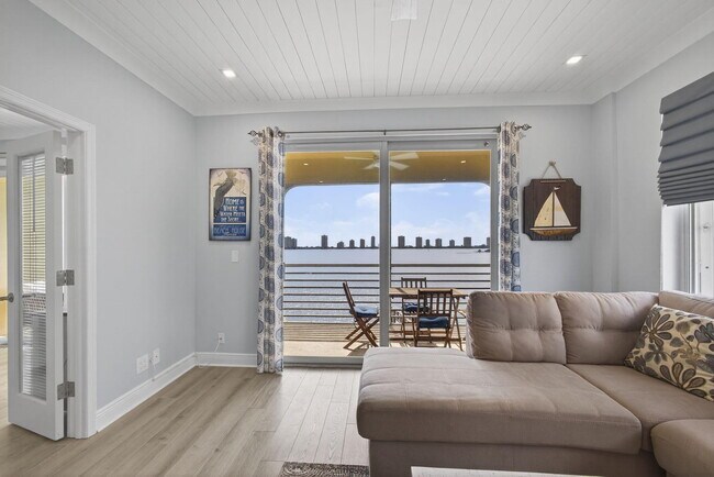 105 Paradise Harbour Blvd in North Palm Beach, FL - Building Photo - Building Photo