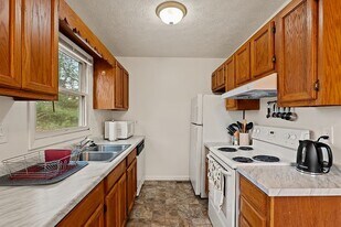 1 W Rosecrest St in Asheville, NC - Building Photo