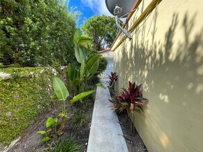 1018 W 47th St in Miami Beach, FL - Building Photo - Building Photo