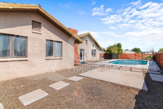 3907 S Farmer Ave in Tempe, AZ - Building Photo - Building Photo