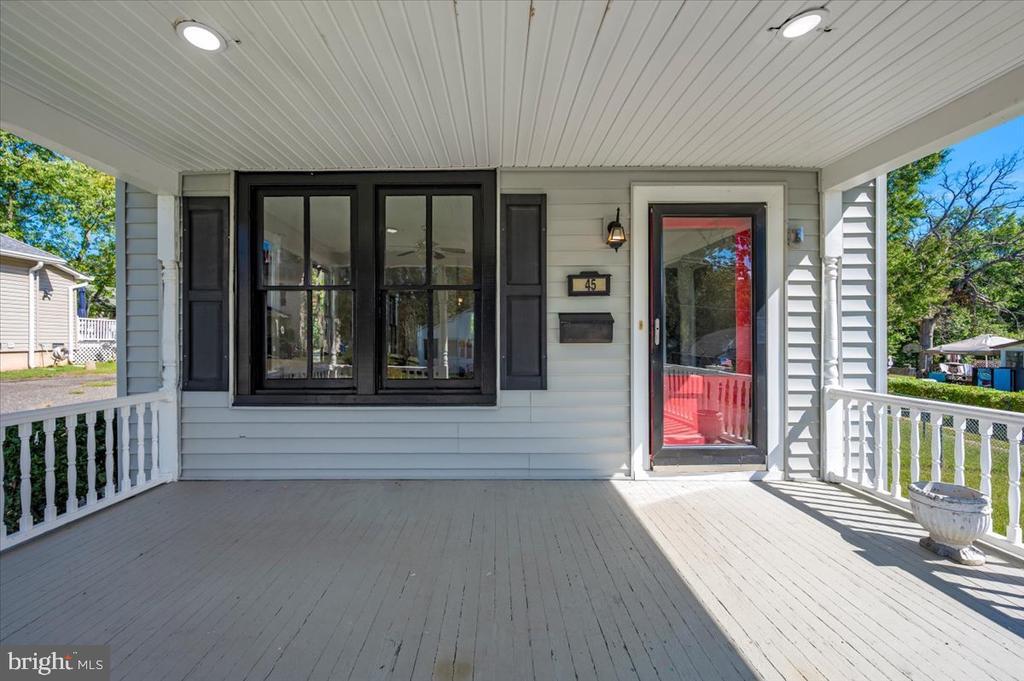 45 Mattingly Ave in Indian Head, MD - Foto de edificio