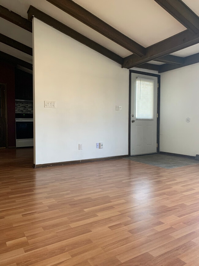 1213 E Airport Rd in Menasha, WI - Building Photo - Building Photo