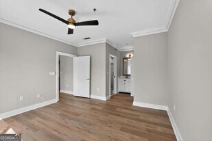 2161 Peachtree Rd, Unit 706 in Atlanta, GA - Building Photo