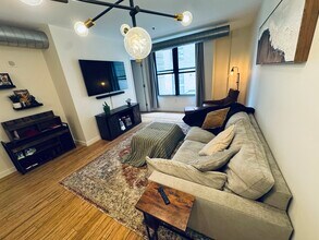 232 Pavonia Ave, Unit 215 in Jersey City, NJ - Building Photo - Building Photo