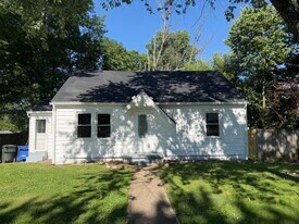 1120 Sparks Rd in Lexington, KY - Building Photo