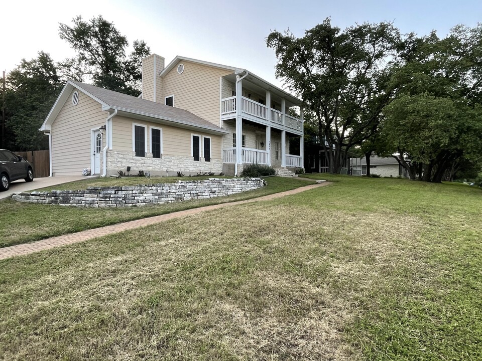1600 Canyon Edge Dr in Austin, TX - Foto de edificio