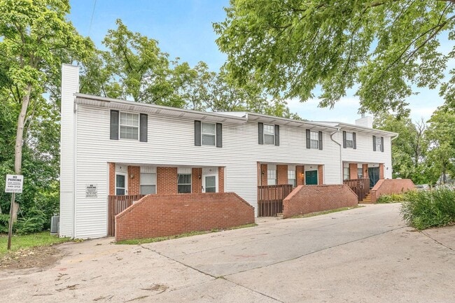 property at 1407 Paris Rd