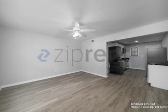 575 Springwood Dr in Forest Park, GA - Building Photo - Building Photo