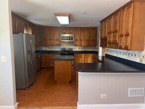 7213 Bateman St in Downers Grove, IL - Building Photo - Building Photo