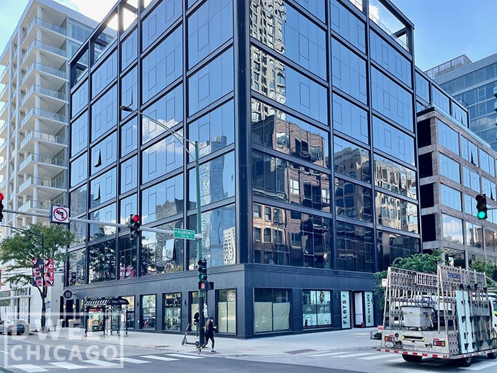 700 N La Salle Dr, Unit 1 in Chicago, IL - Building Photo