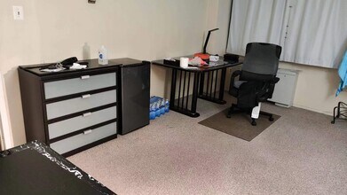 1 E University Pkwy in Baltimore, MD - Building Photo - Building Photo