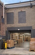 103 Blackstone Ave in Pawtucket, RI - Foto de edificio - Building Photo