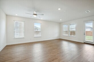 2521 Wayne Ave in Aubrey, TX - Building Photo - Building Photo