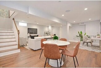 265 E St, Unit 1 in Boston, MA - Foto de edificio - Building Photo