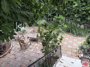 1132 N Vista St in West Hollywood, CA - Building Photo - Building Photo