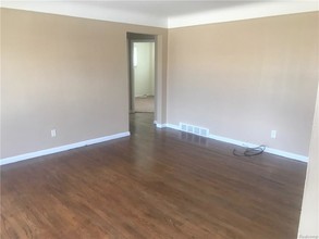 13740 Pearson St in Oak Park, MI - Building Photo - Building Photo